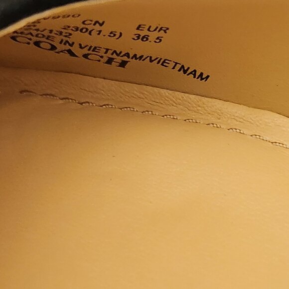 Coach "Giovanna" Bow Pumps. NIB. Size 6. Customer Return. - Picture 3 of 12